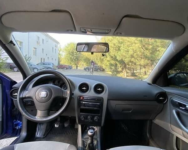Синий Сеат Ибица, объемом двигателя 1.4 л и пробегом 340 тыс. км за 3800 $, фото 6 на Automoto.ua