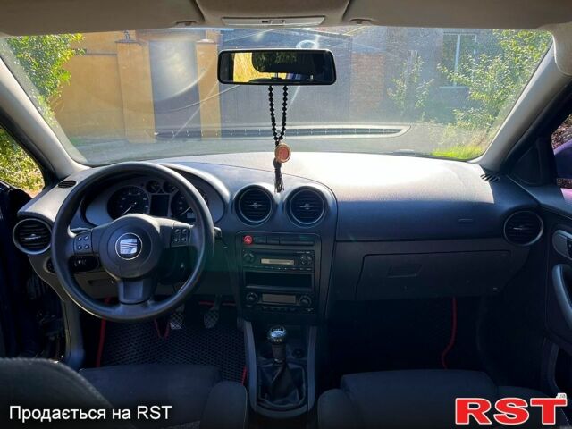 Синій Сеат Ibiza, об'ємом двигуна 1.2 л та пробігом 0 тис. км за 2800 $, фото 3 на Automoto.ua