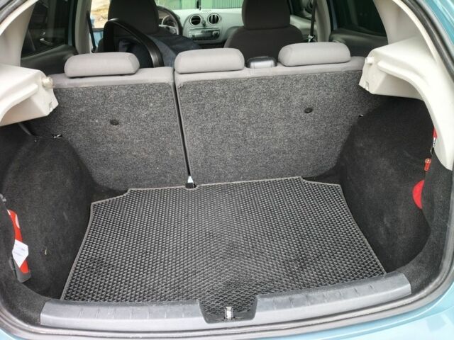 Синий Сеат Ибица, объемом двигателя 1.4 л и пробегом 214 тыс. км за 8500 $, фото 12 на Automoto.ua