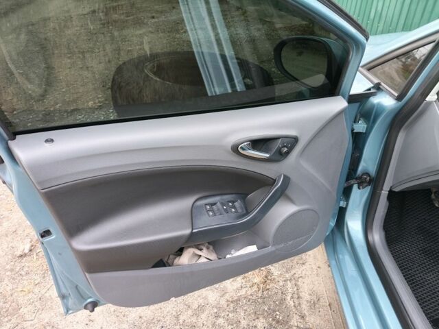 Синий Сеат Ибица, объемом двигателя 1.4 л и пробегом 214 тыс. км за 8500 $, фото 11 на Automoto.ua