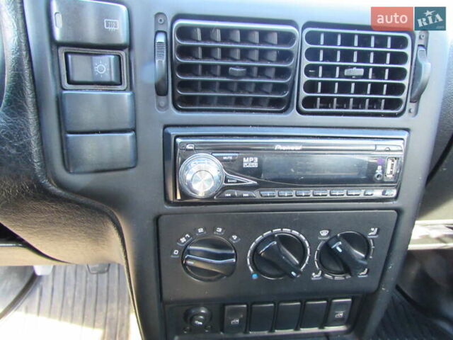 Зеленый Сеат Ибица, объемом двигателя 1.27 л и пробегом 233 тыс. км за 2400 $, фото 23 на Automoto.ua