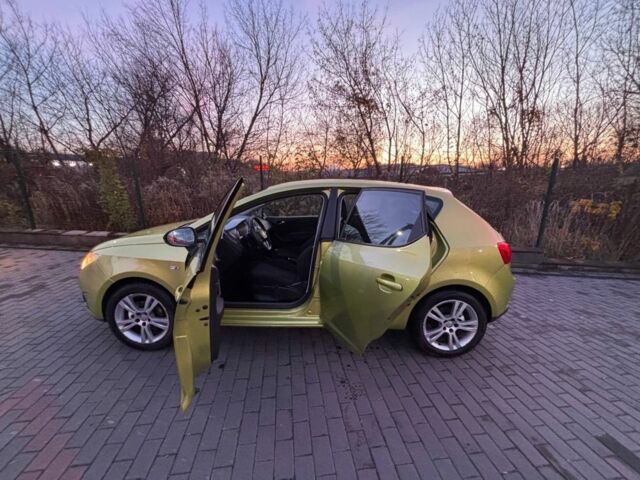 Зеленый Сеат Ибица, объемом двигателя 1.4 л и пробегом 247 тыс. км за 4800 $, фото 4 на Automoto.ua