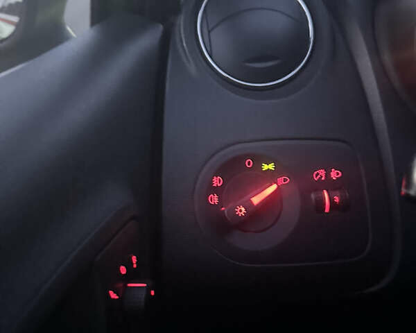 Зелений Сеат Ibiza, об'ємом двигуна 1.2 л та пробігом 137 тис. км за 9450 $, фото 25 на Automoto.ua