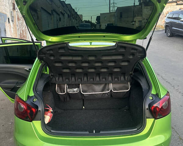 Зелений Сеат Ibiza, об'ємом двигуна 1.2 л та пробігом 137 тис. км за 9450 $, фото 2 на Automoto.ua