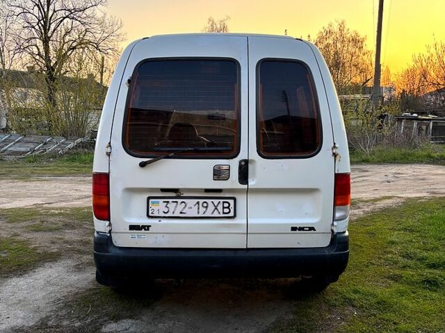 Белый Сеат Инка, объемом двигателя 1.4 л и пробегом 450 тыс. км за 900 $, фото 2 на Automoto.ua