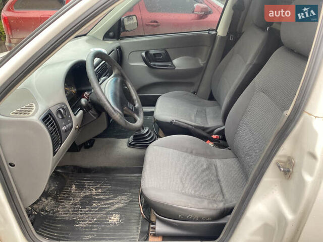 Белый Сеат Инка, объемом двигателя 1.9 л и пробегом 200 тыс. км за 1800 $, фото 1 на Automoto.ua