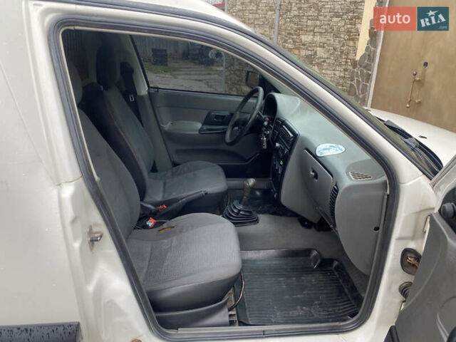 Белый Сеат Инка, объемом двигателя 1.9 л и пробегом 200 тыс. км за 1800 $, фото 4 на Automoto.ua