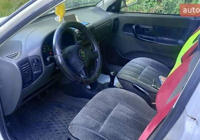 Білий Сеат Inca, об'ємом двигуна 1.4 л та пробігом 250 тис. км за 2500 $, фото 3 на Automoto.ua