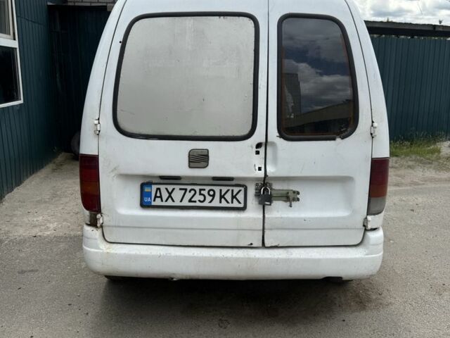 Білий Сеат Inca, об'ємом двигуна 1.4 л та пробігом 270 тис. км за 800 $, фото 7 на Automoto.ua