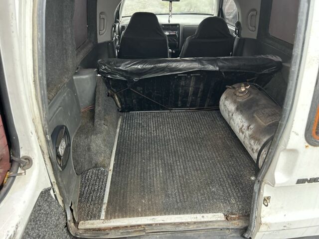 Белый Сеат Инка, объемом двигателя 1.4 л и пробегом 200 тыс. км за 1300 $, фото 4 на Automoto.ua