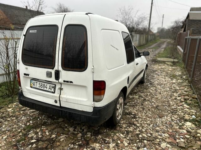 Белый Сеат Инка, объемом двигателя 1.4 л и пробегом 200 тыс. км за 1300 $, фото 2 на Automoto.ua