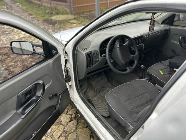 Белый Сеат Инка, объемом двигателя 1.4 л и пробегом 200 тыс. км за 1300 $, фото 5 на Automoto.ua