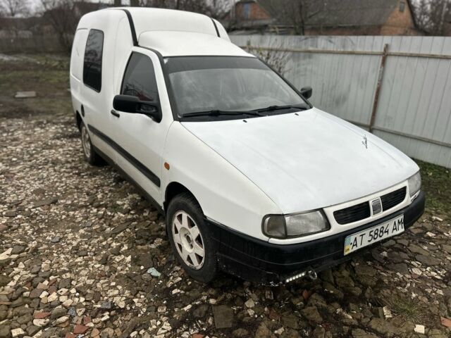 Белый Сеат Инка, объемом двигателя 1.4 л и пробегом 200 тыс. км за 1300 $, фото 1 на Automoto.ua