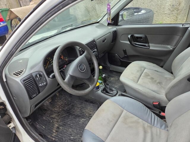 Белый Сеат Инка, объемом двигателя 1.4 л и пробегом 199 тыс. км за 1750 $, фото 2 на Automoto.ua