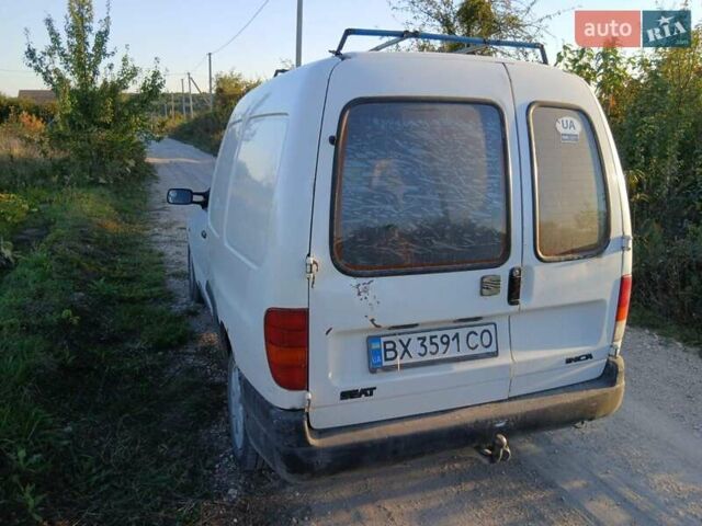 Білий Сеат Inca, об'ємом двигуна 1.39 л та пробігом 300 тис. км за 1200 $, фото 1 на Automoto.ua
