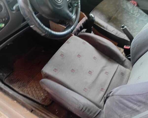 Білий Сеат Inca, об'ємом двигуна 1.9 л та пробігом 205 тис. км за 800 $, фото 5 на Automoto.ua