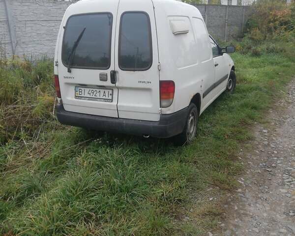 Белый Сеат Инка, объемом двигателя 0 л и пробегом 113 тыс. км за 1000 $, фото 1 на Automoto.ua