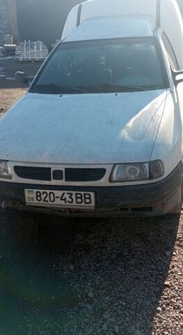 Белый Сеат Инка, объемом двигателя 0 л и пробегом 260 тыс. км за 1800 $, фото 1 на Automoto.ua