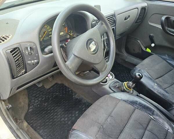 Белый Сеат Инка, объемом двигателя 1.9 л и пробегом 300 тыс. км за 1700 $, фото 8 на Automoto.ua