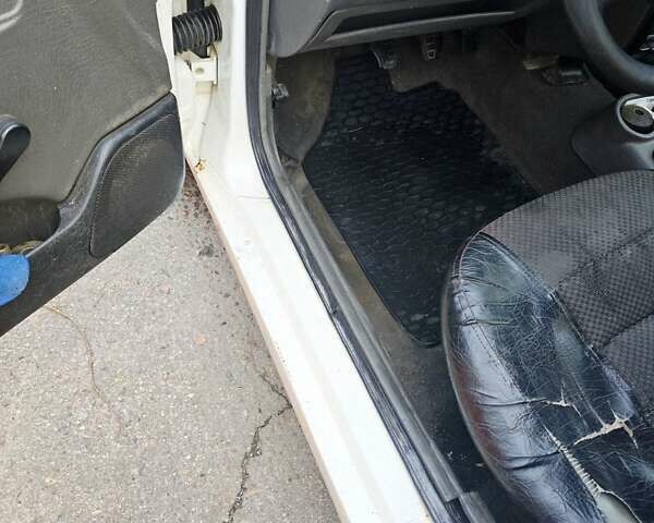 Белый Сеат Инка, объемом двигателя 1.9 л и пробегом 300 тыс. км за 1700 $, фото 9 на Automoto.ua