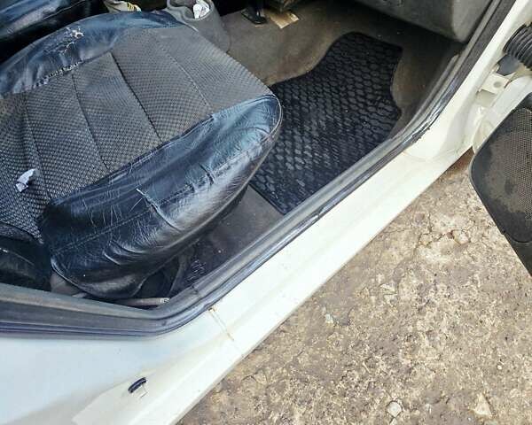 Белый Сеат Инка, объемом двигателя 1.9 л и пробегом 300 тыс. км за 1700 $, фото 6 на Automoto.ua