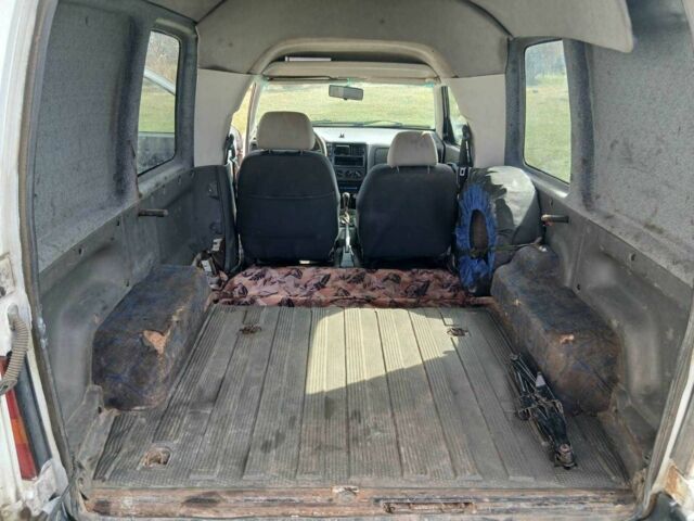 Белый Сеат Инка, объемом двигателя 1.9 л и пробегом 200 тыс. км за 2500 $, фото 4 на Automoto.ua