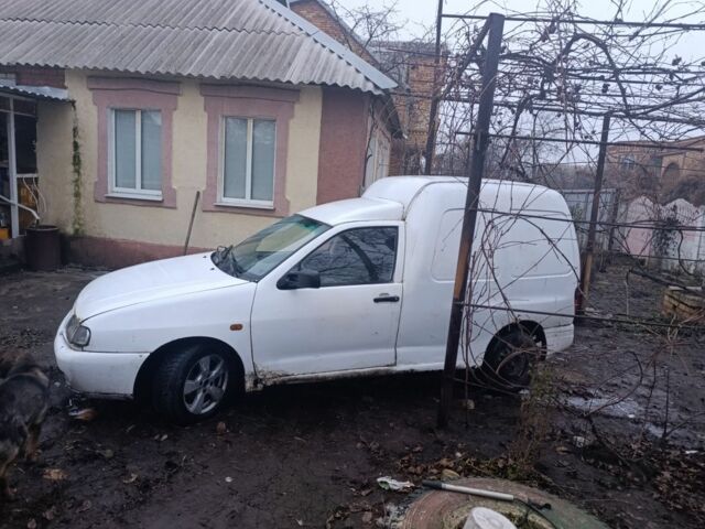 Белый Сеат Инка, объемом двигателя 1.4 л и пробегом 250 тыс. км за 912 $, фото 3 на Automoto.ua