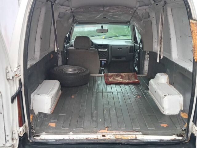 Белый Сеат Инка, объемом двигателя 2 л и пробегом 257 тыс. км за 2365 $, фото 4 на Automoto.ua