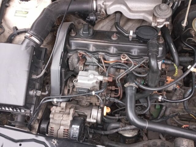 Белый Сеат Инка, объемом двигателя 2 л и пробегом 257 тыс. км за 2365 $, фото 7 на Automoto.ua