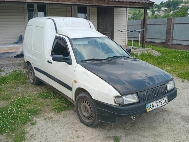 Білий Сеат Inca, об'ємом двигуна 1.4 л та пробігом 250 тис. км за 811 $, фото 1 на Automoto.ua