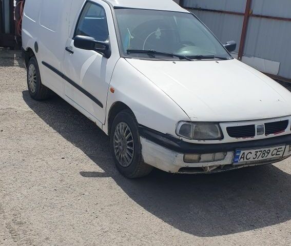Білий Сеат Inca, об'ємом двигуна 1.8 л та пробігом 300 тис. км за 1500 $, фото 1 на Automoto.ua