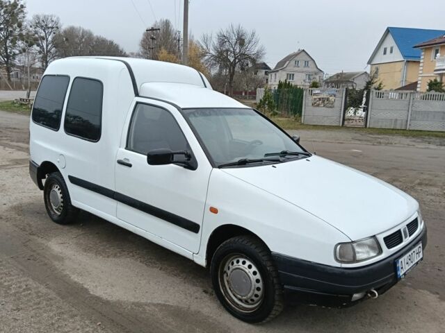 Белый Сеат Инка, объемом двигателя 1.4 л и пробегом 200 тыс. км за 1300 $, фото 1 на Automoto.ua