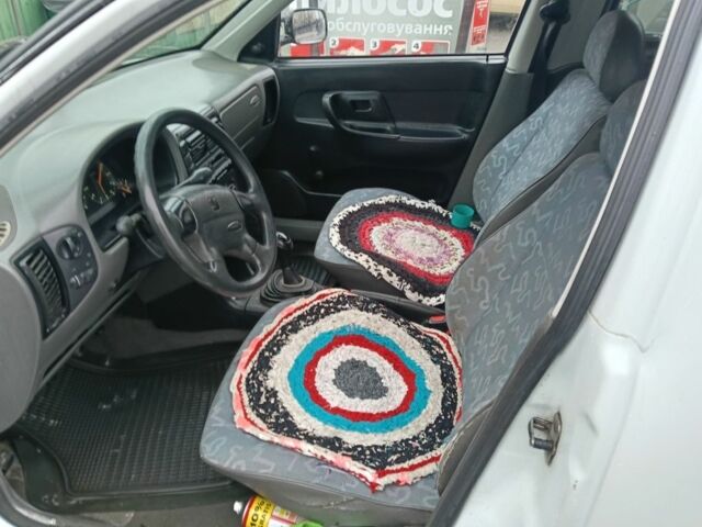 Белый Сеат Инка, объемом двигателя 1.4 л и пробегом 200 тыс. км за 1300 $, фото 6 на Automoto.ua