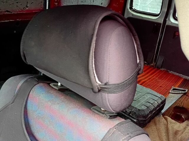 Красный Сеат Инка, объемом двигателя 1.6 л и пробегом 222 тыс. км за 1200 $, фото 4 на Automoto.ua