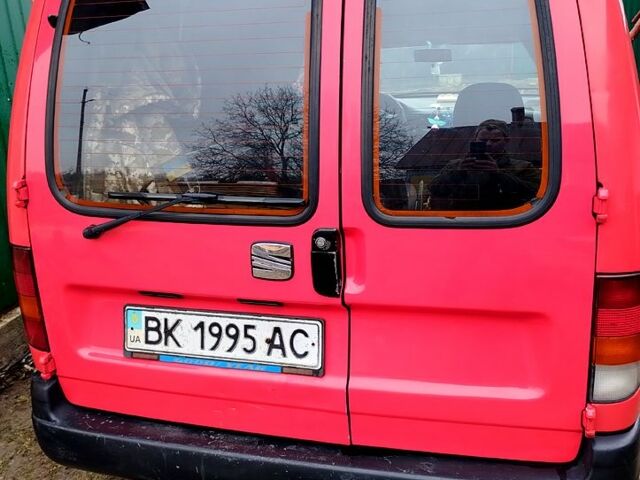Красный Сеат Инка, объемом двигателя 1.9 л и пробегом 100 тыс. км за 2100 $, фото 4 на Automoto.ua