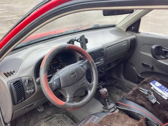 Красный Сеат Инка, объемом двигателя 1.6 л и пробегом 185 тыс. км за 800 $, фото 4 на Automoto.ua