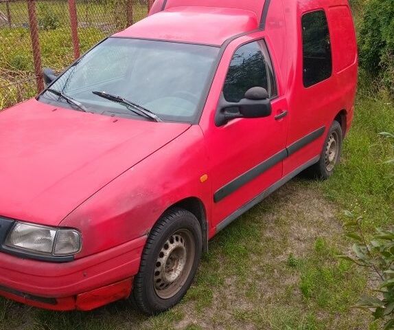 Красный Сеат Инка, объемом двигателя 1.6 л и пробегом 180 тыс. км за 1350 $, фото 2 на Automoto.ua