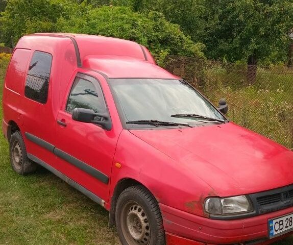 Красный Сеат Инка, объемом двигателя 1.6 л и пробегом 180 тыс. км за 1350 $, фото 4 на Automoto.ua