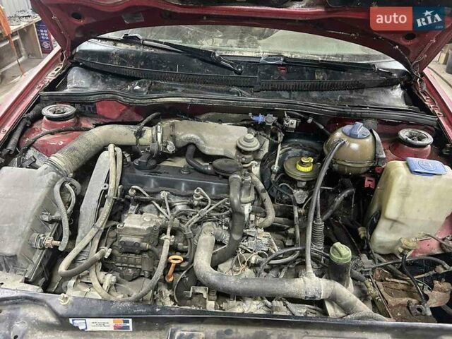 Червоний Сеат Inca, об'ємом двигуна 1.9 л та пробігом 345 тис. км за 799 $, фото 5 на Automoto.ua