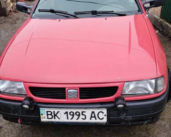 Красный Сеат Инка, объемом двигателя 1.9 л и пробегом 100 тыс. км за 2100 $, фото 3 на Automoto.ua