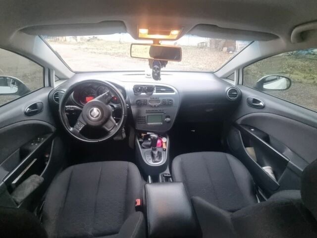 Білий Сеат Leon, об'ємом двигуна 2 л та пробігом 260 тис. км за 5500 $, фото 11 на Automoto.ua