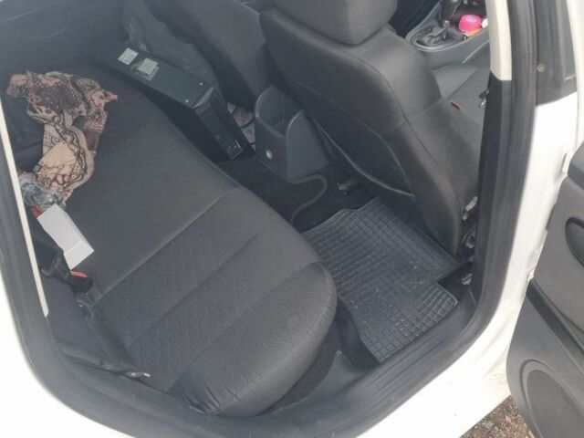 Білий Сеат Leon, об'ємом двигуна 2 л та пробігом 260 тис. км за 5500 $, фото 7 на Automoto.ua