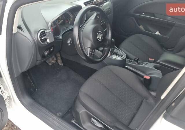 Белый Сеат Леон, объемом двигателя 2 л и пробегом 260 тыс. км за 5500 $, фото 8 на Automoto.ua