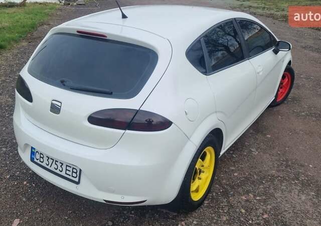 Белый Сеат Леон, объемом двигателя 2 л и пробегом 260 тыс. км за 5500 $, фото 5 на Automoto.ua