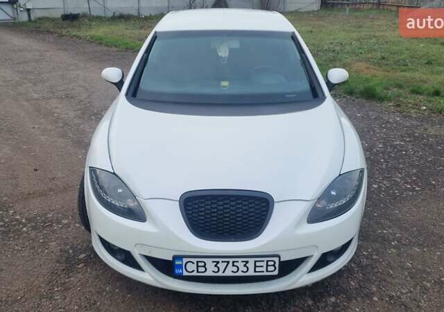 Белый Сеат Леон, объемом двигателя 2 л и пробегом 260 тыс. км за 5500 $, фото 3 на Automoto.ua