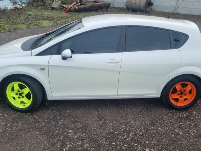 Білий Сеат Leon, об'ємом двигуна 2 л та пробігом 260 тис. км за 5500 $, фото 4 на Automoto.ua