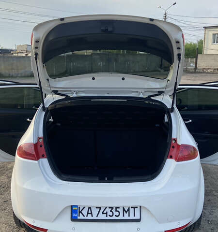 Білий Сеат Leon, об'ємом двигуна 2 л та пробігом 242 тис. км за 5900 $, фото 9 на Automoto.ua