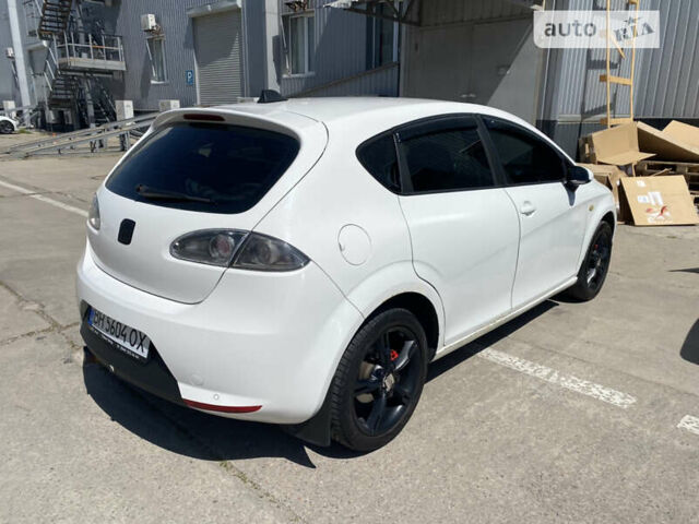 Белый Сеат Леон, объемом двигателя 2 л и пробегом 219 тыс. км за 4900 $, фото 5 на Automoto.ua