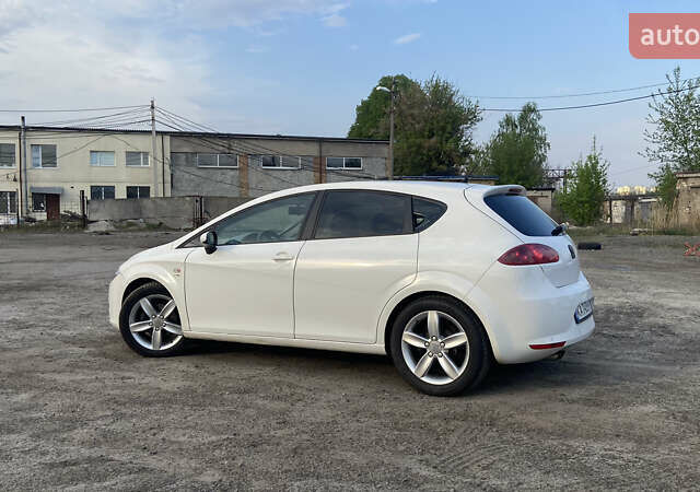 Білий Сеат Leon, об'ємом двигуна 2 л та пробігом 242 тис. км за 5900 $, фото 4 на Automoto.ua