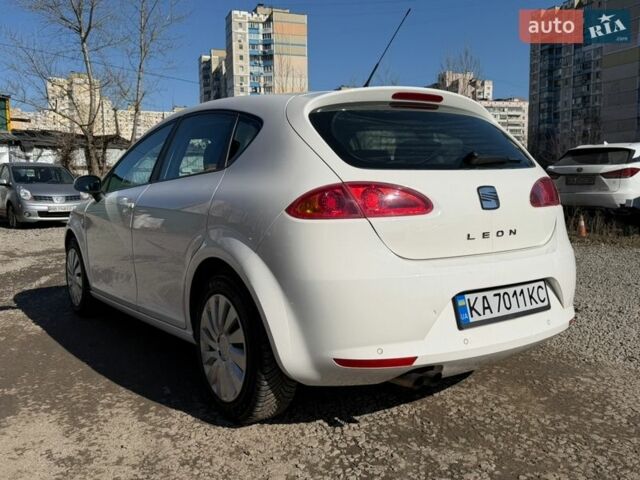 Білий Сеат Leon, об'ємом двигуна 1.98 л та пробігом 173 тис. км за 5450 $, фото 5 на Automoto.ua